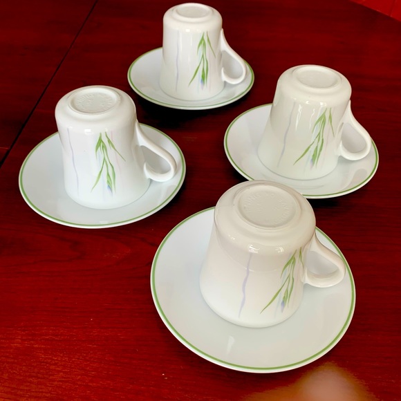 Vintage 10 Pc Set Corningware Shadow Iris Coffee mugs saucers & porcelain Teapot - Picture 10 of 13